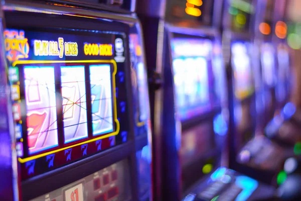 agen666 Sakong table layout with dealer and betting positions